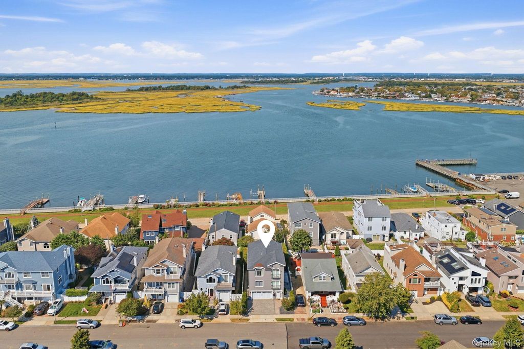 241 W Pine Street, Long Beach, NY 11561 — photo 3