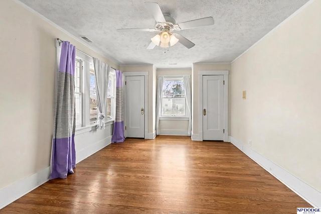 102 N 55 Street, Omaha, NE 68132