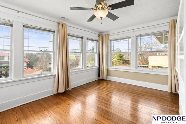 102 N 55 Street, Omaha, NE 68132