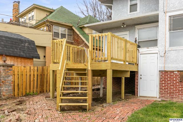102 N 55 Street, Omaha, NE 68132
