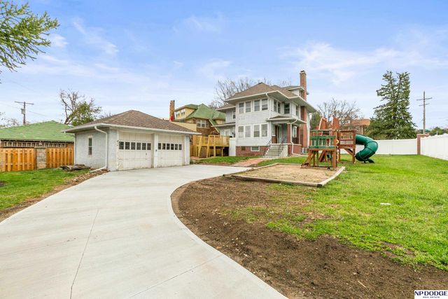 102 N 55 Street, Omaha, NE 68132