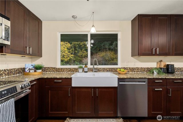 10708 112th Street SW, Lakewood, WA 98498