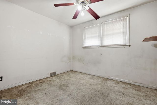 2111 OAKMONT ST, Philadelphia, PA 19152
