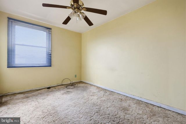 2111 OAKMONT ST, Philadelphia, PA 19152