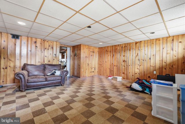 2111 OAKMONT ST, Philadelphia, PA 19152