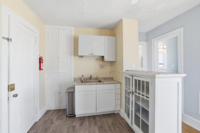 286 Van Buren Avenue 6, Saint Paul, MN 55103