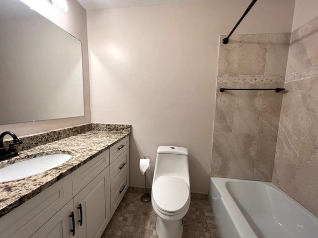 255 Main Boulevard D, Boynton Beach, FL 33435