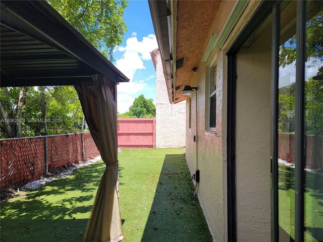 7927 NW 50th Street, Lauderhill, FL 33351