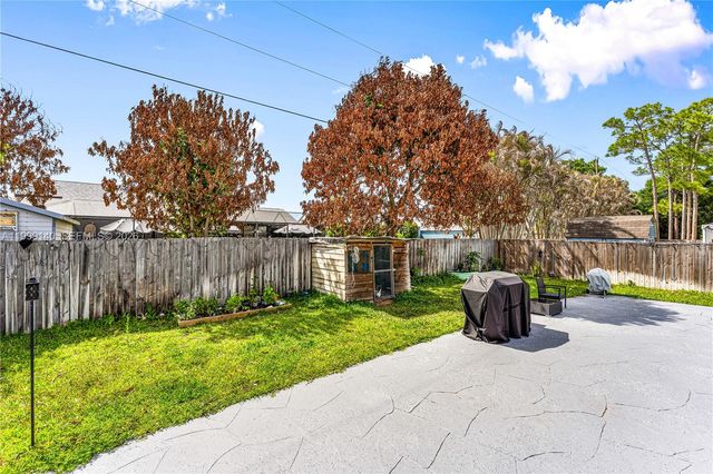 898 SW Curtis St, Port St. Lucie, FL 34983