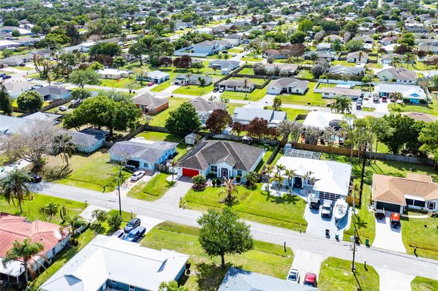 898 SW Curtis St, Port St. Lucie, FL 34983