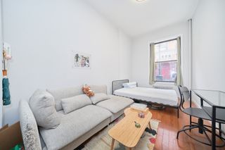 331 W 43rd Street 1BB, New York City, NY 10036