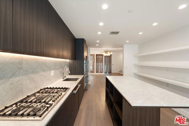 1345 Havenhurst Drive 4, West Hollywood, CA 90046