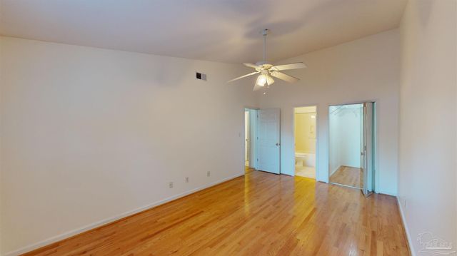 2300 W Michigan Ave 16, Pensacola, FL 32526