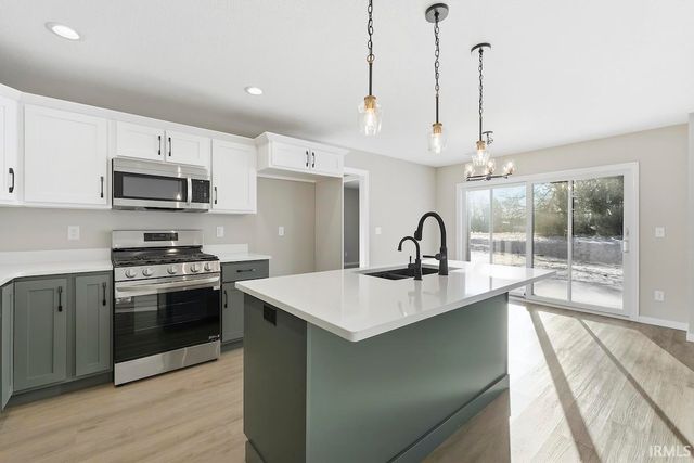 1439 Din Cove, Huntertown, IN 46748