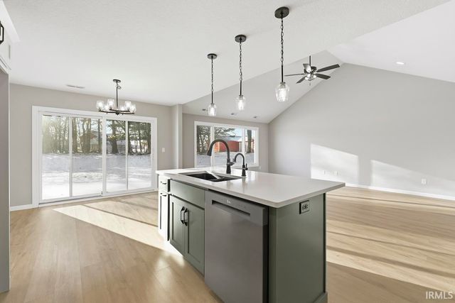 1439 Din Cove, Huntertown, IN 46748