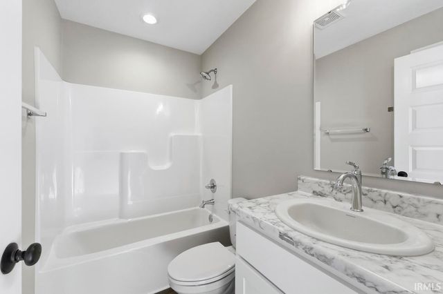 1439 Din Cove, Huntertown, IN 46748