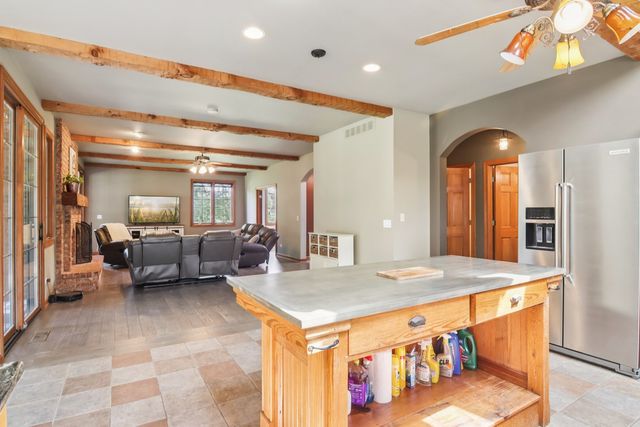 44W552 Volkening Circle, Hampshire, IL 60140