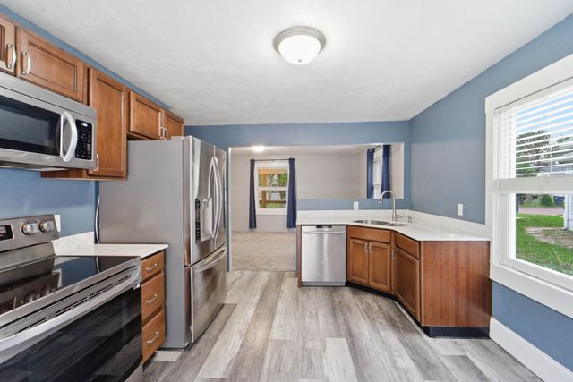 2432 Des Moines Street, Des Moines, IA 50317