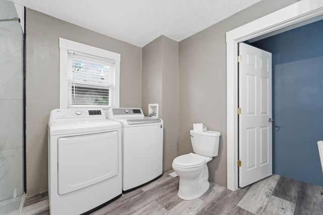 2432 Des Moines Street, Des Moines, IA 50317