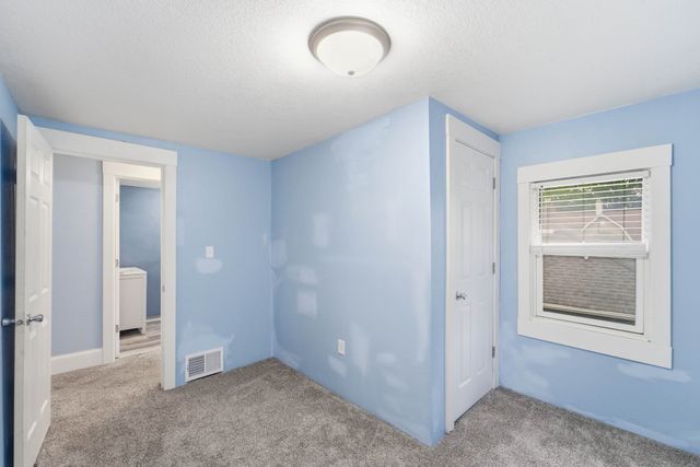 2432 Des Moines Street, Des Moines, IA 50317