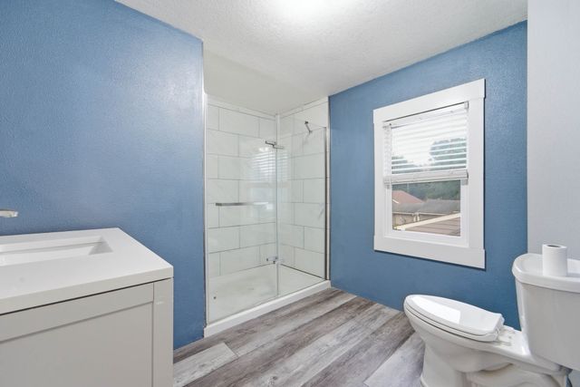 2432 Des Moines Street, Des Moines, IA 50317