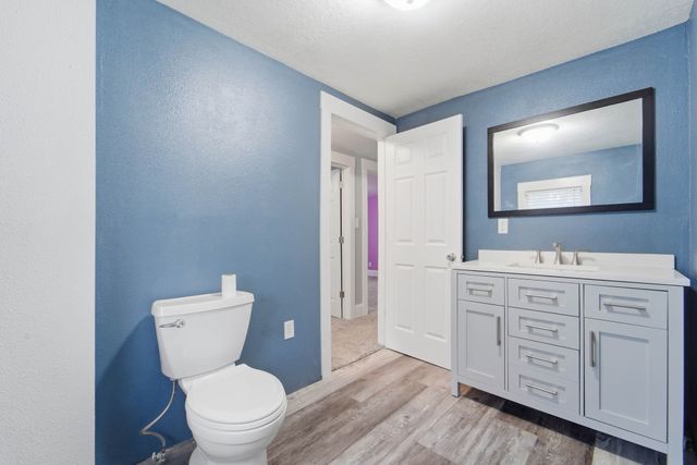 2432 Des Moines Street, Des Moines, IA 50317