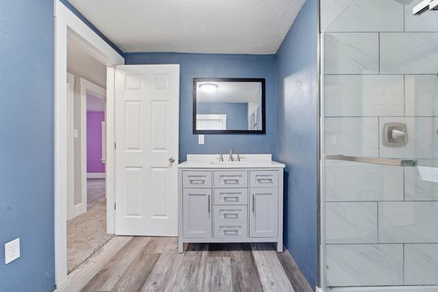 2432 Des Moines Street, Des Moines, IA 50317