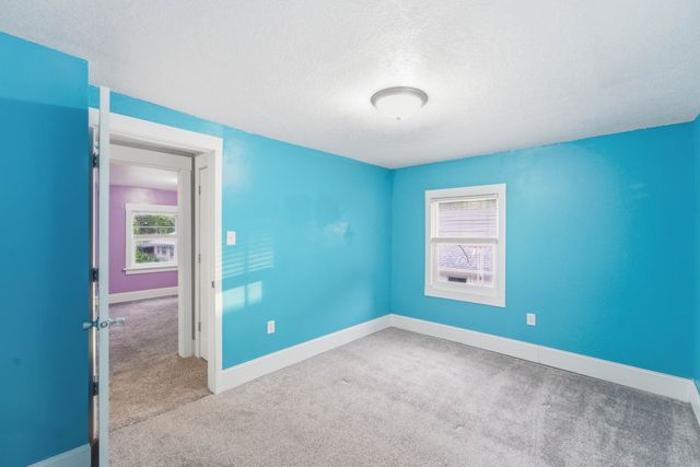 2432 Des Moines Street, Des Moines, IA 50317