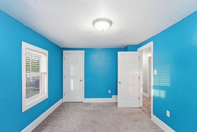 2432 Des Moines Street, Des Moines, IA 50317