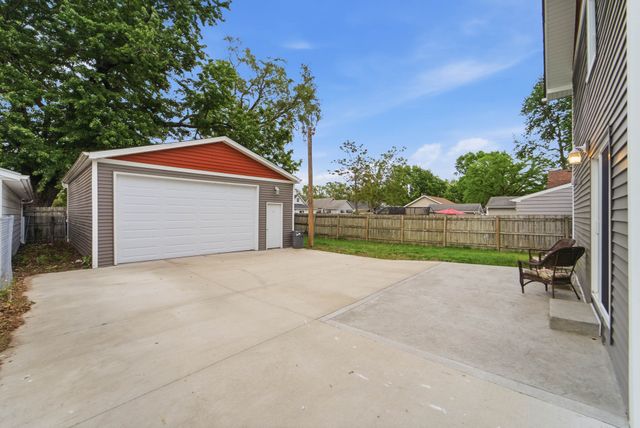 2432 Des Moines Street, Des Moines, IA 50317