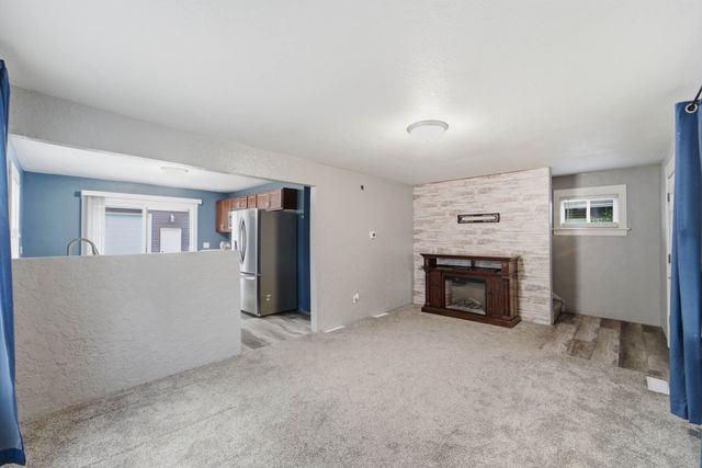 2432 Des Moines Street, Des Moines, IA 50317