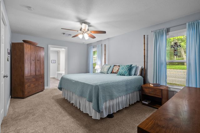 119 W Akard Street, Weatherford, TX 76086