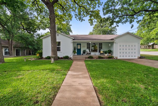 119 W Akard Street, Weatherford, TX 76086