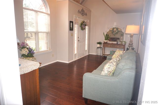 906 N 14 Street, Henryetta, OK 74437