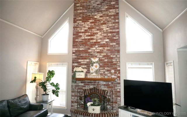 906 N 14 Street, Henryetta, OK 74437