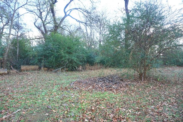 906 N 14 Street, Henryetta, OK 74437