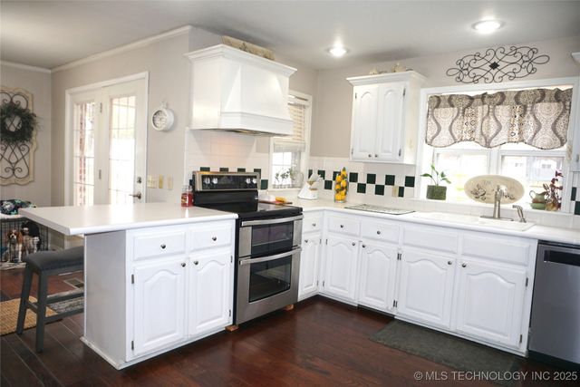 906 N 14 Street, Henryetta, OK 74437