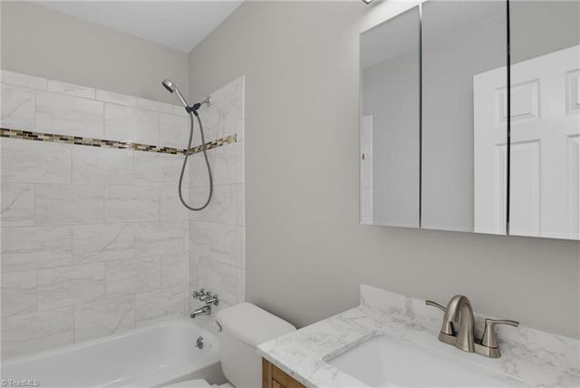 905 Camden Court, Winston-salem, NC 27103