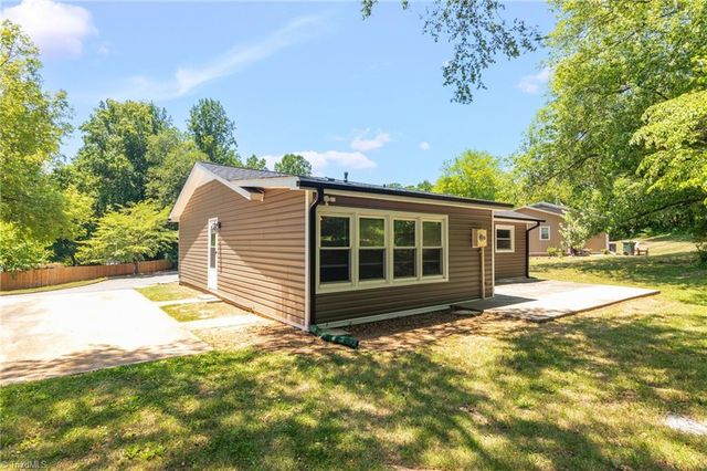 905 Camden Court, Winston-salem, NC 27103