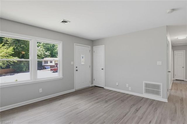 905 Camden Court, Winston-salem, NC 27103