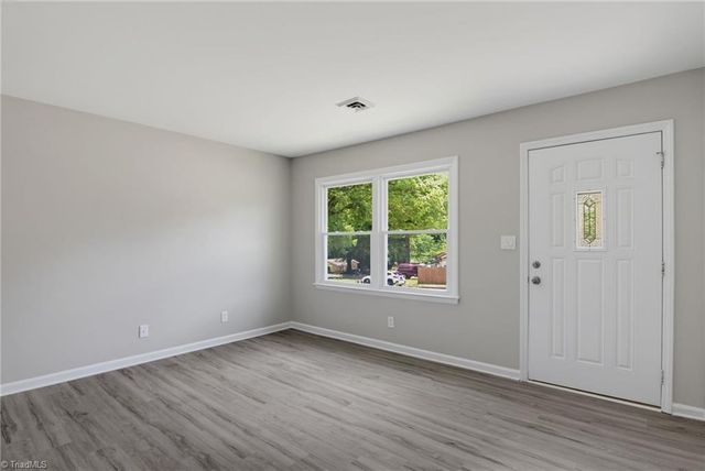 905 Camden Court, Winston-salem, NC 27103