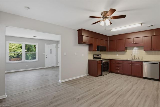 905 Camden Court, Winston-salem, NC 27103