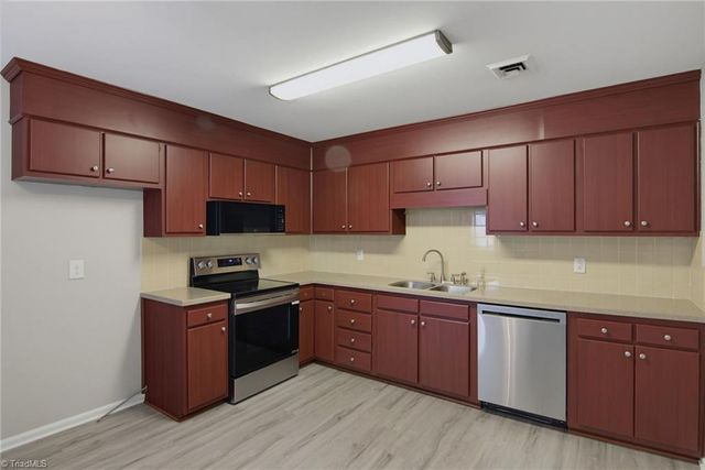 905 Camden Court, Winston-salem, NC 27103