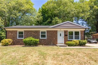 905 Camden Court, Winston-salem, NC 27103