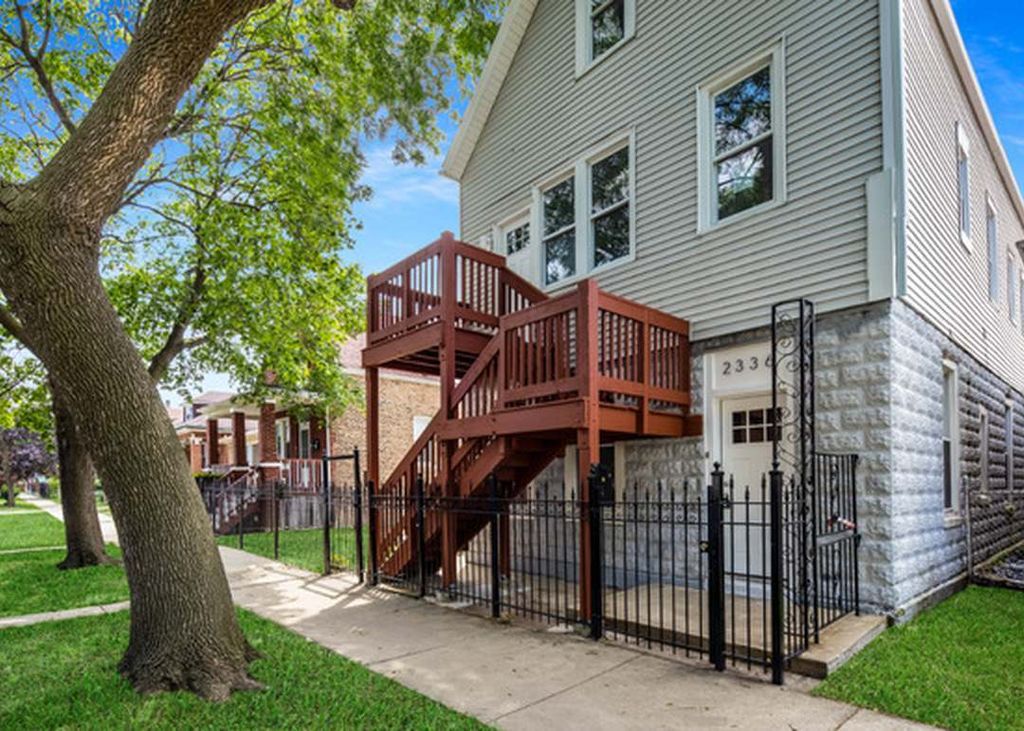 2336 N Mango Avenue 1, Chicago, IL 60639