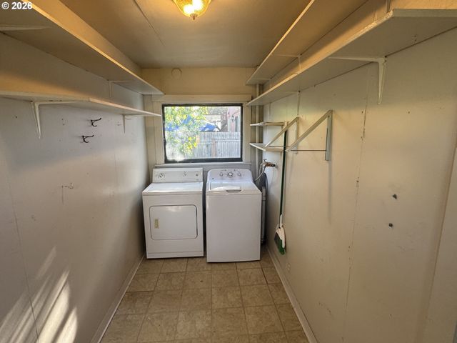 6732 Se RHONE St, Portland, OR 97206