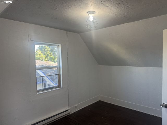 6732 Se RHONE St, Portland, OR 97206