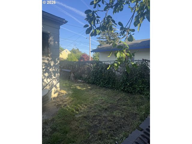 6732 Se RHONE St, Portland, OR 97206