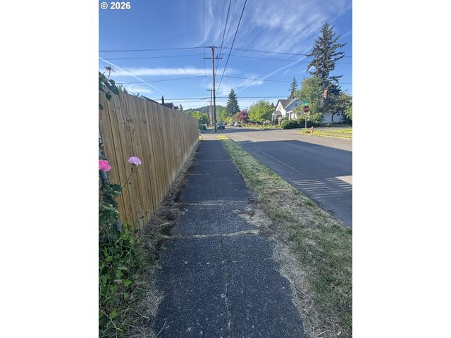 6732 Se RHONE St, Portland, OR 97206
