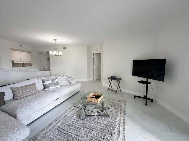 8925 Collins Ave 2J, Surfside, FL 33154